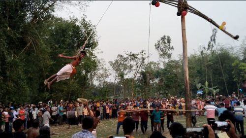 ফুলবাড়ীতে ঐতিহ্যের ঝলক: চড়ক পূজা ও গ্রামীণ মেলা অনুষ্ঠিত