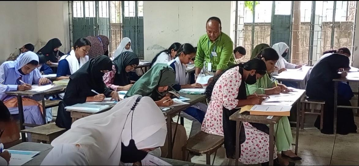 ফুলবাড়ীতে এসএসসি পরীক্ষায় প্রথম দিনে অনুপস্থিত ২৭ জন পরীক্ষার্থী