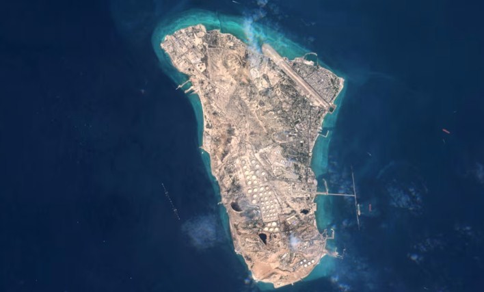 ইরানের খার্গ দ্বীপে ভয়াবহ হামলা যুক্তরাষ্ট্রের