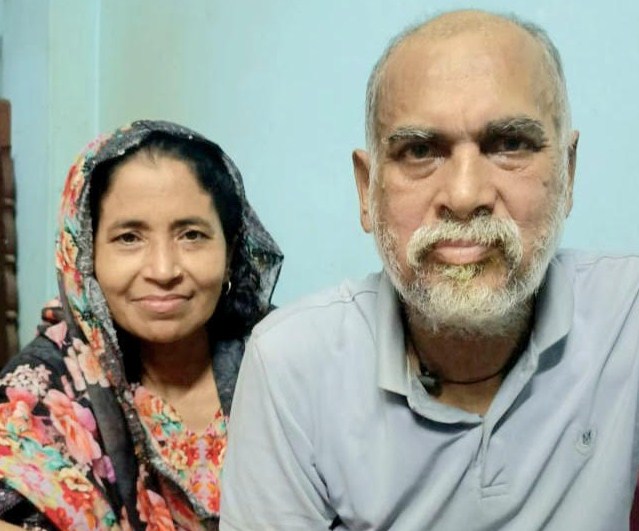 আড়াইহাজার থানা পুলিশের সহায়তায় হারানো সংসার ফিরে পেল এক অসহায় নারী