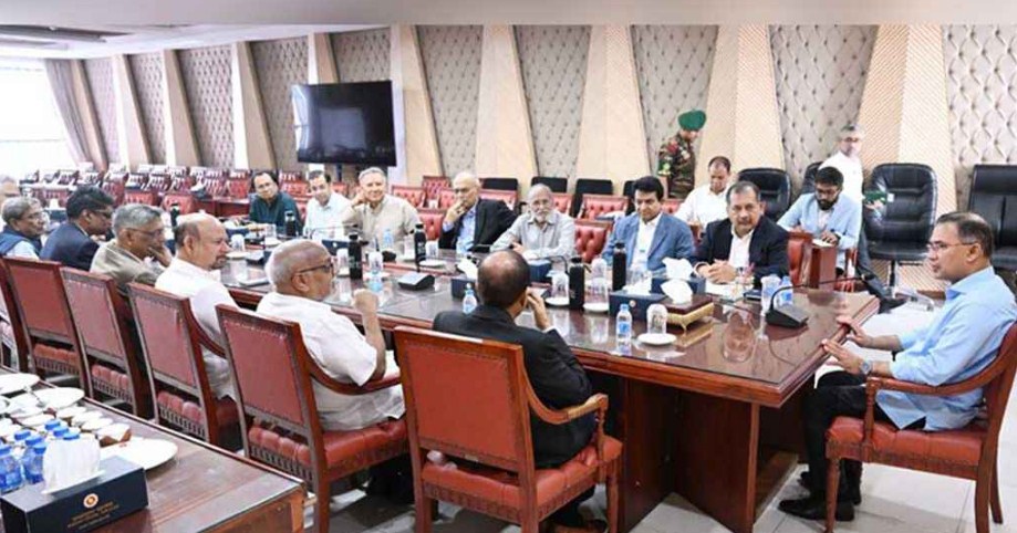 সংবাদপত্রের স্বাধীনতায় কারও সঙ্গে বৈরী আচরণ নয়: প্রধানমন্ত্রী