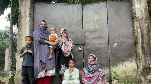 রায়পুরে তিন সন্তানদের নিয়ে তিন দিন খোলা আকাশের নিচে