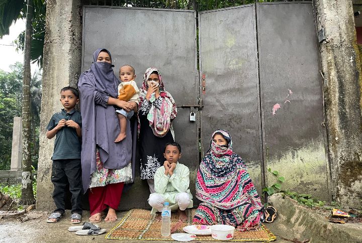 রায়পুরে তিন সন্তানদের নিয়ে তিন দিন খোলা আকাশের নিচে