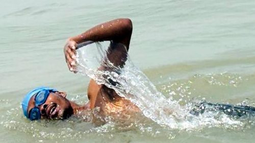 ঢাকা থেকে দিনাজপুর দৌড়ে পাড়ি দিচ্ছেন অ্যাথলেট সাকিব, সাঁতরে পার হলেন যমুনা