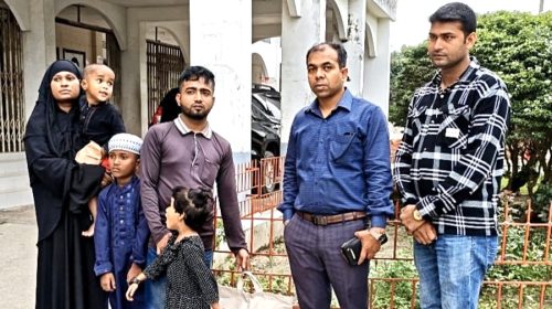 টাঙ্গাইলে একই পরিবারের ৫ সদস্যের ইসলাম ধর্ম গ্রহণ, ঘরছাড়া হয়ে মানবেতর জীবনযাপন