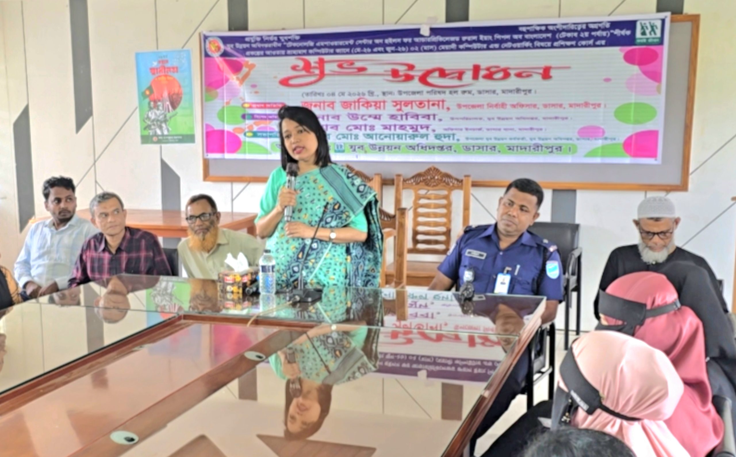 মাদারীপুর যুব উন্নয়ন অধিদপ্তরের ভ্রাম্যমান কম্পিউটার প্রশিক্ষন কোর্সের উদ্বোধন