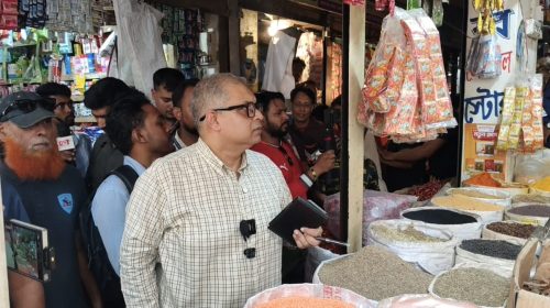 আশুলিয়ায় অতিরিক্ত দামে সয়াবিন তেল বিক্রি; ভোক্তা অধিকারের জরিমানা