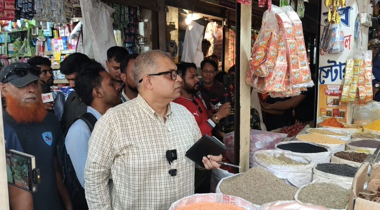 আশুলিয়ায় অতিরিক্ত দামে সয়াবিন তেল বিক্রি; ভোক্তা অধিকারের জরিমানা