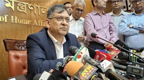 পুলিশের আগের পোশাক ফিরিয়ে আনার পরিকল্পনা আছে : স্বরাষ্ট্রমন্ত্রী