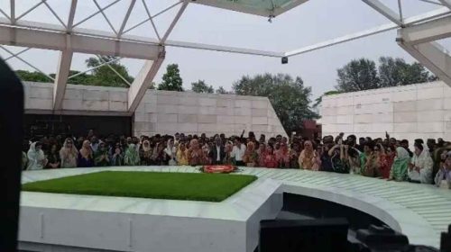 জিয়াউর রহমান ও খালেদা জিয়ার কবরে বিএনপির সংরক্ষিত আসনের এমপিদের শ্রদ্ধা